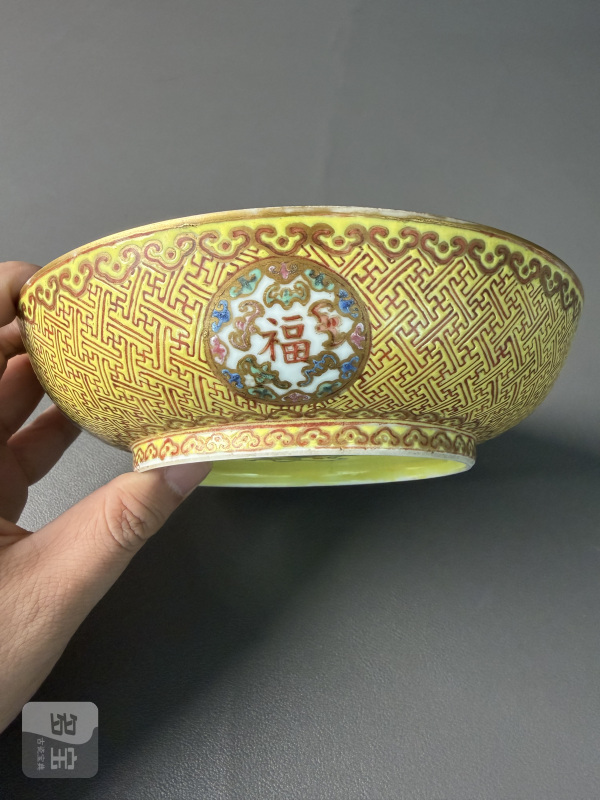 清同治 珊瑚红地粉彩葫芦纹开光福禄寿喜盘（一对） - 图13